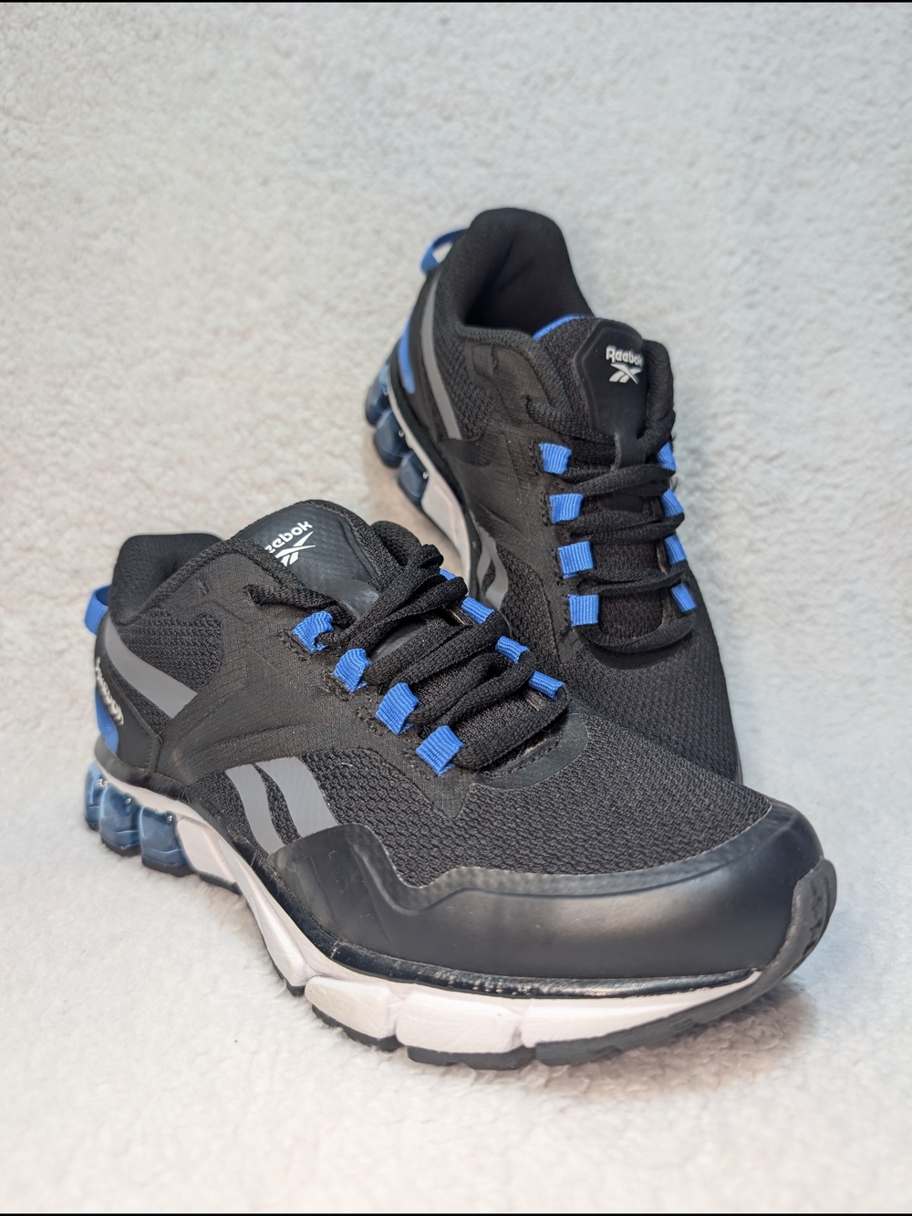 Reebok Kids SZ 2 Black Blue Lightweight Sneakers Athletic Sporty